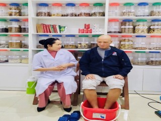 Thảo dược tươi Hải Cốt An - liệu pháp “vàng” trị bệnh bằng xông hơi, ngâm chân